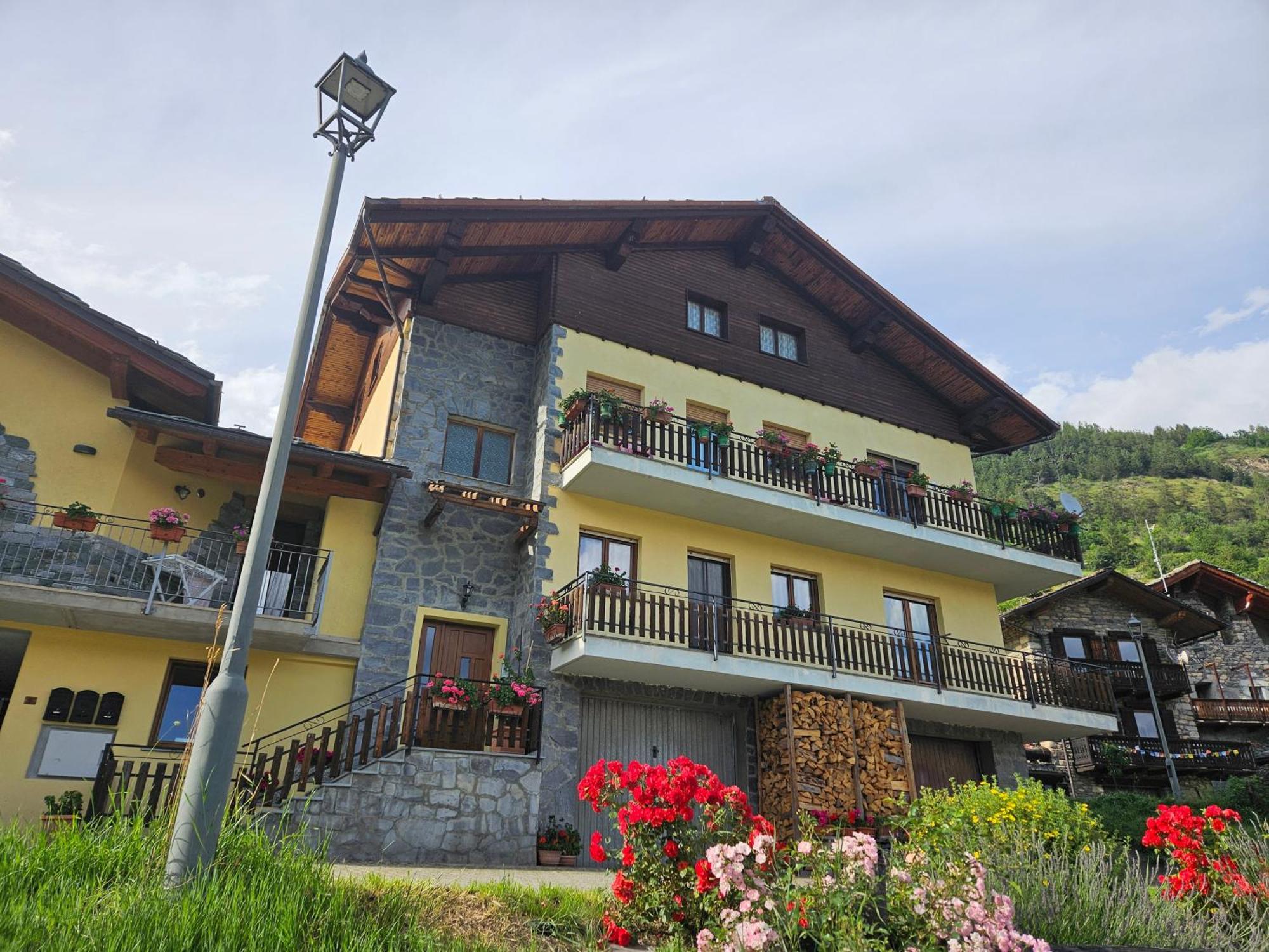 Rayon De Soleil Cir 0016 Allein Aosta Exterior photo