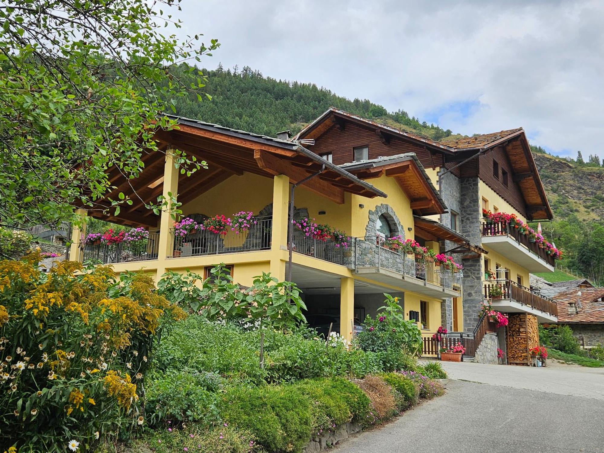 Rayon De Soleil Cir 0016 Allein Aosta Exterior photo